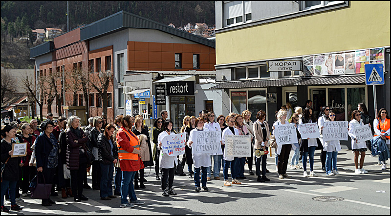 Štrajk u Apotekarskoj ustanovi Užice: Plate kasne, apoteke se privatizuju 2 Odavanje poste Foto Nenad Kovacevic