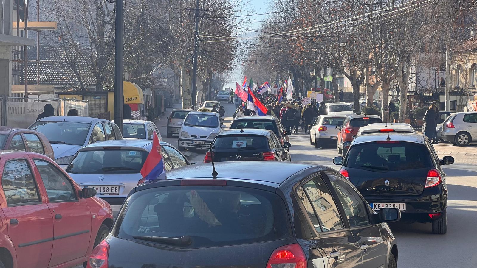 Prosvetari sa svih strana krenuli ka Čačku (FOTO, VIDEO) 2 profesori4