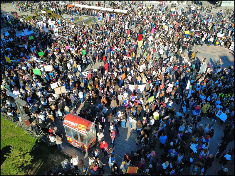 protest dron 2