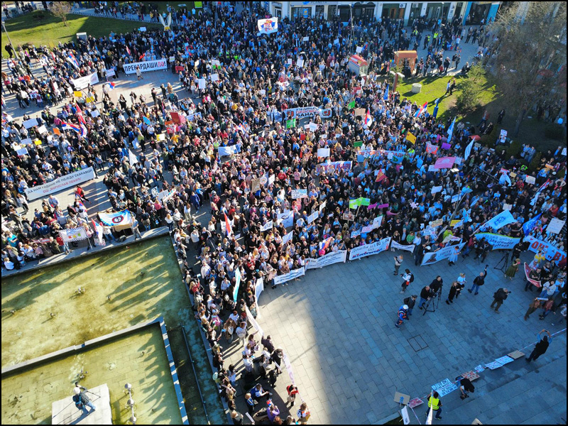 protest dron 7