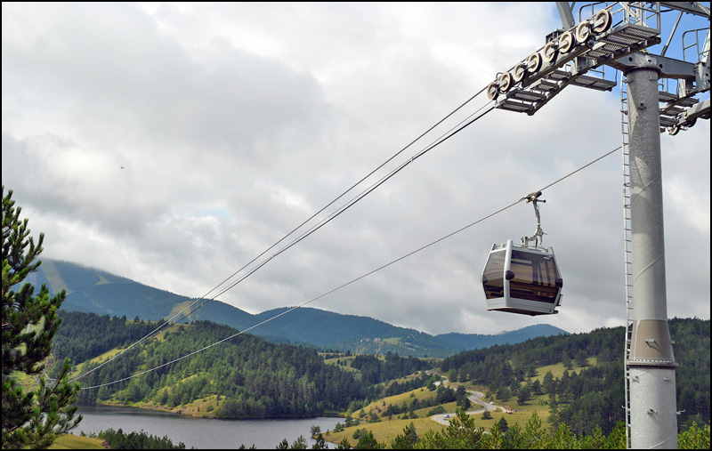 Gold gondola Foto Nenad Kovacevic