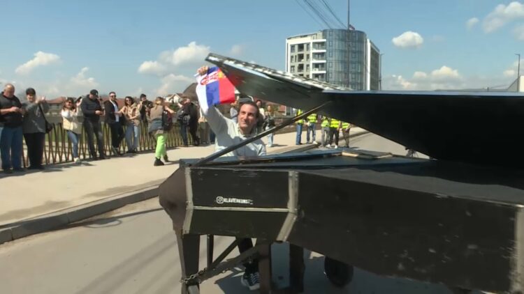 pijanista koncert nis protest studenti 555 5 750x422 1