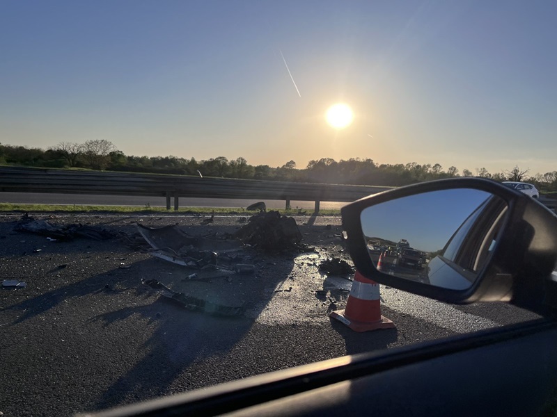 Vozio u suprotnom smeru na auto-putu, direktan sudar i dve žrtve 4 udes autoput