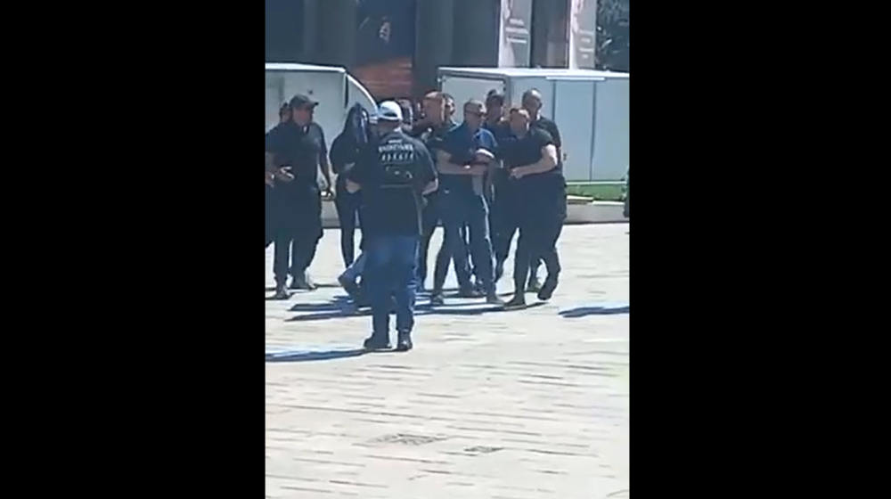 Naprednjaci napali ratne veterane, novinare, 6 meseci od tragedije obeležili uz jelo i piće 2 sukob 1000x560 1