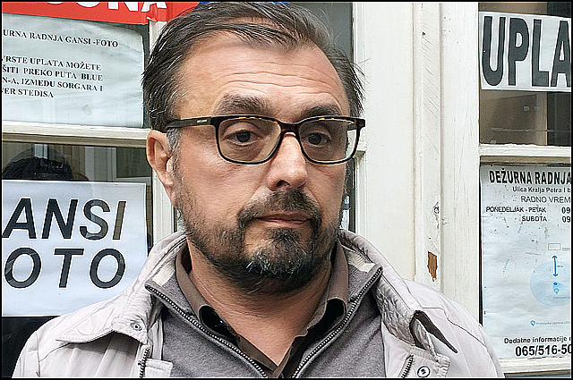 Poreznici ponovo u radnji užičkog aktiviste: Građani ih ispratili povicima negodovanja 3 Mirko Filipovic Foto Nenad Kovacevic