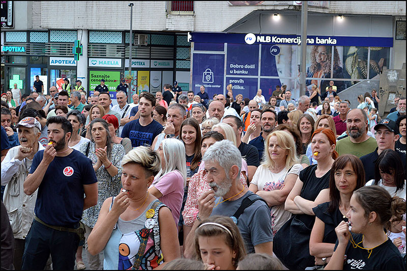 Protest u Užicu: Nemamo kud, moramo da se borimo za slobodu 1 Protest Foto Nenad Kovacevic 1