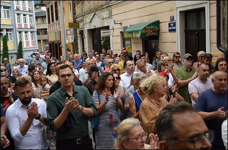 Građani podržali užičke sudije koje su na meti režima i tablioda 1 Skup podrske sudijama Foto Nead Kovacevic 2