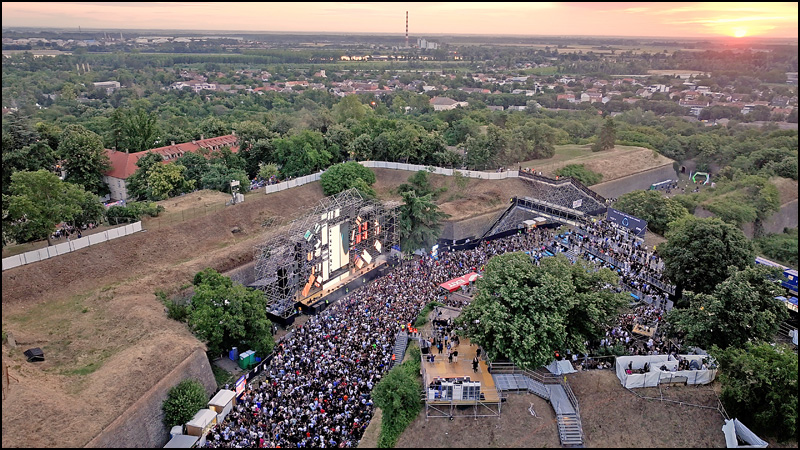 Dance Arena dron 2