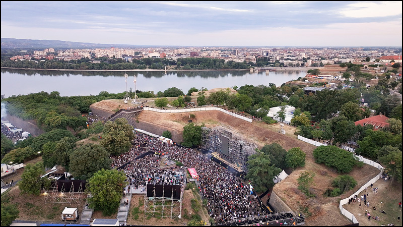 Dance Arena dron