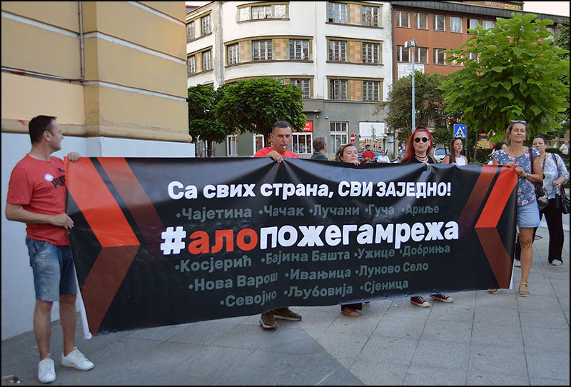 Užičani blokirali zlatiborsku magistralu, policija se povukla 8 Protest Foto Nenad Kovacevic 5