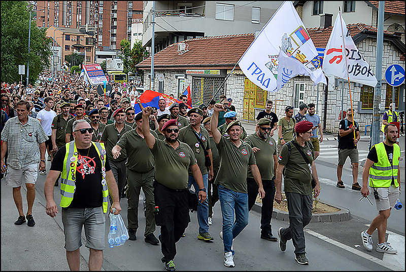 Užice je centar otpora režimu Srbije: Pustite iz pritvora učesnike blokade (FOTO/VIDEO) 3 Protestna setnja Foto Nenad Kovacevic 1