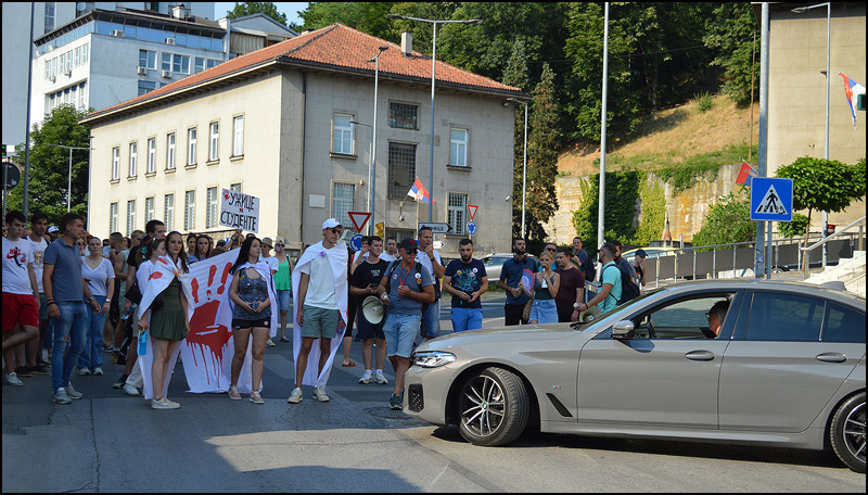 Višečasovna blokada zlatiborske magistrale u Užicu (FOTO) 3 Protestna setnja Foto Nenad Kovacevic