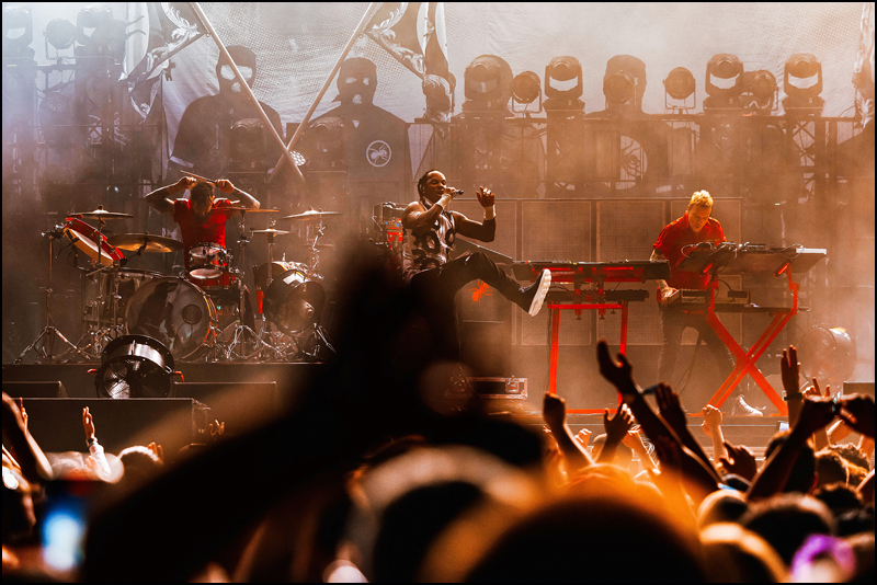 THE PRODIGY EXIT Photo Team