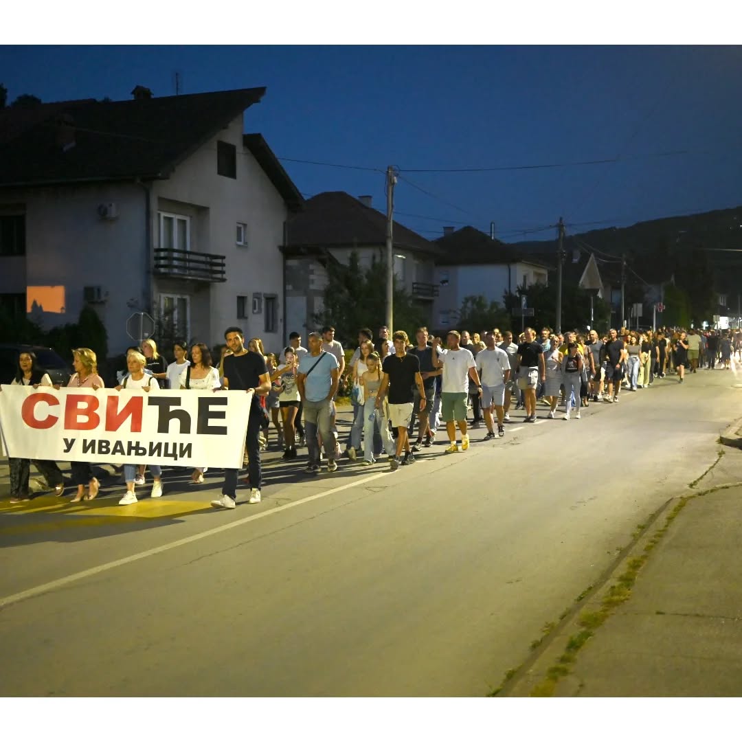 Pumpanje u Ivanjici: Jaja na SNS i poseta glavnog Ćacija (FOTO, VIDEO) 1 ivanjica2