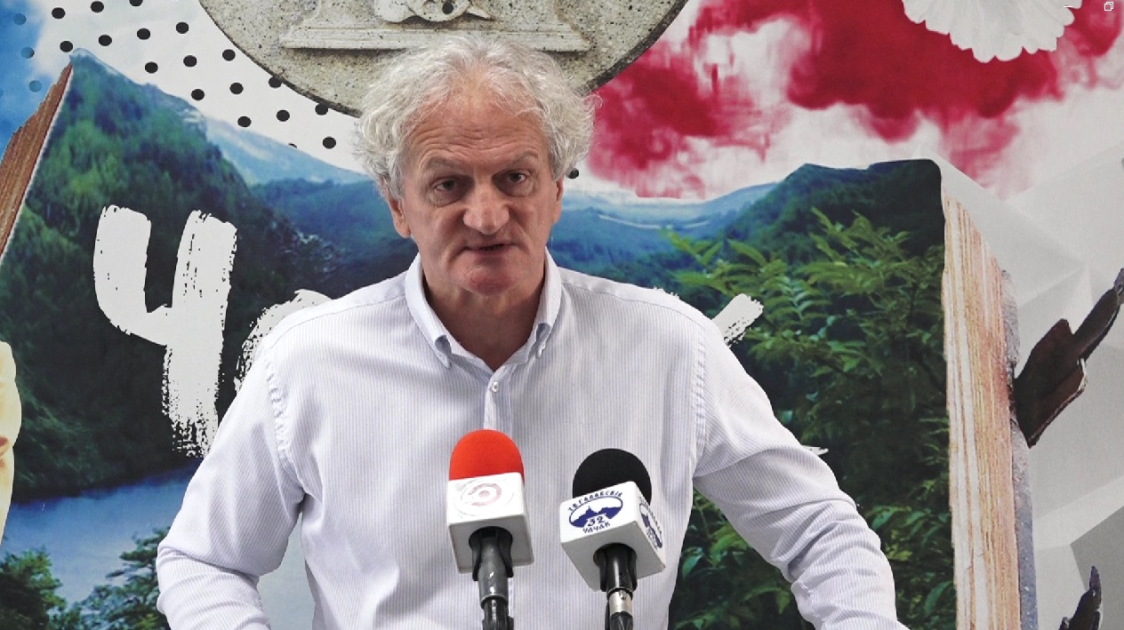 Da li je pala vlast u Čačku: Članovi SNS upali u Galeriju, sada blate funkcionere SPS 1 baralic