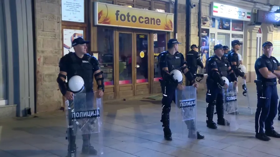 policija protest