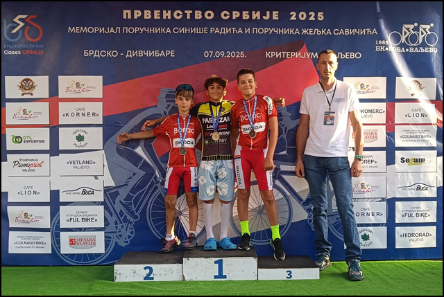 Sedam titula prvaka Srbije za bicikliste Borca 7 David Dragovic i Dordje Stanisavljevic U13 drugi i treci na Prvenstvu Srbije u kriterijumskoj voznji za 2025