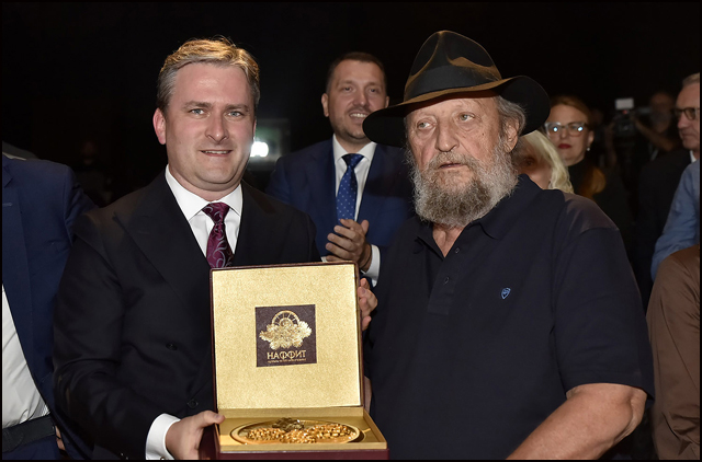 Završen NAFFIT na Zlatiboru: Petru Božoviću nagrada za životno delo 2 Ministar Selakovic i Petar Bozovic Foto NAFFIT
