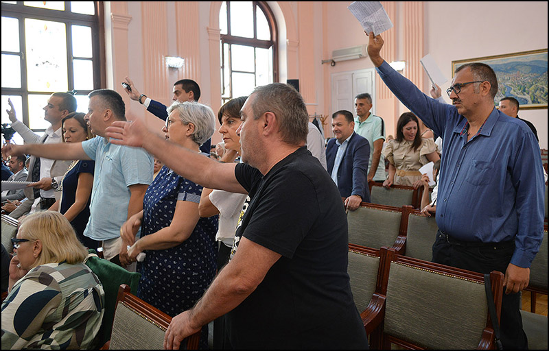 Negodovanje odbornika opozicije Foto