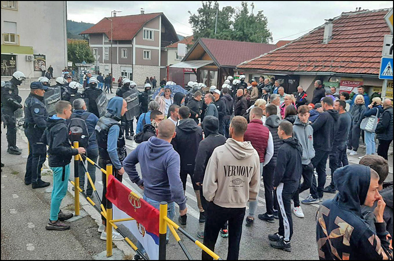 Pristalice i protivnici vlasti u Sevojnu: Kordoni policije razdvajali skupove 2 Pritvnici vlasti Foto Privatna arhiva