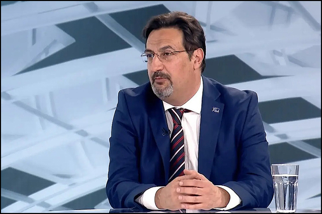 Aris Movsesijan