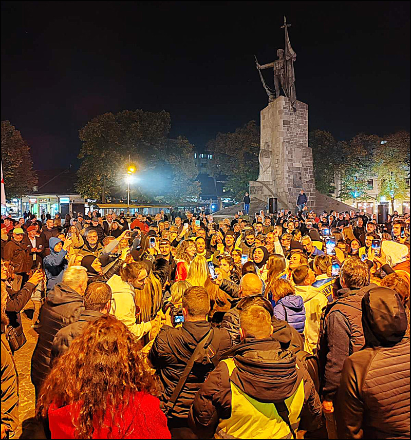 Veličanstven doček novopazarskih studentata u Kraljevu 1 Novopazarski studenti u KV 6A