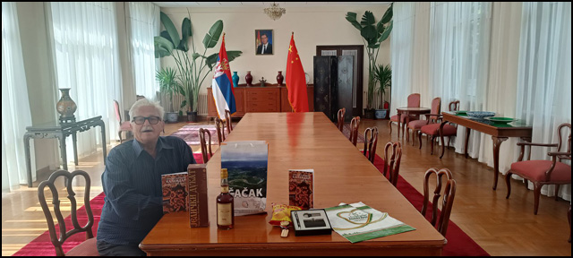 Peking ambasada
