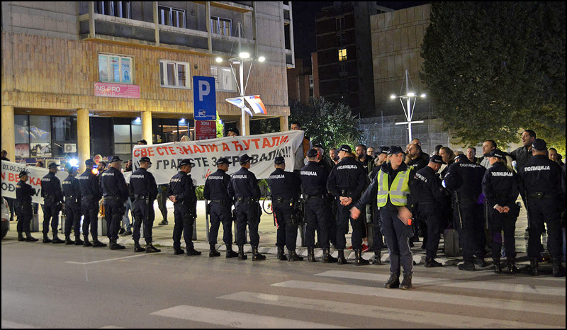 Policijski kordon Foto Nenad Kovacevic 1