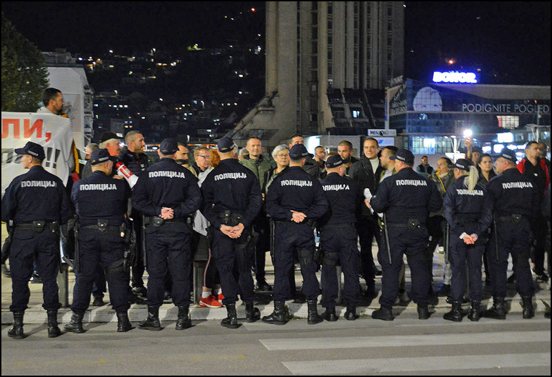 Policijski kordon Foto Nenad Kovacevic 2