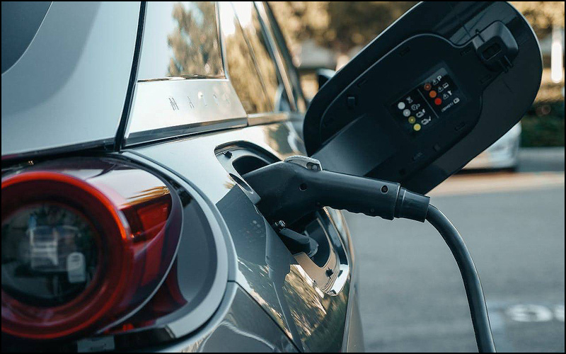 vozio automobil punjenje punjac struja