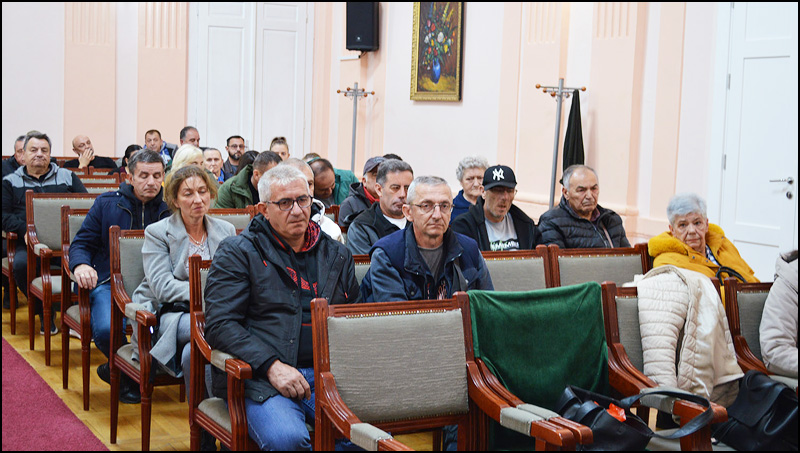 Novčana pomoć ratnim vojnim invalidima i članovima porodica poginulih boraca 3 Foto Nenad Kovacevic