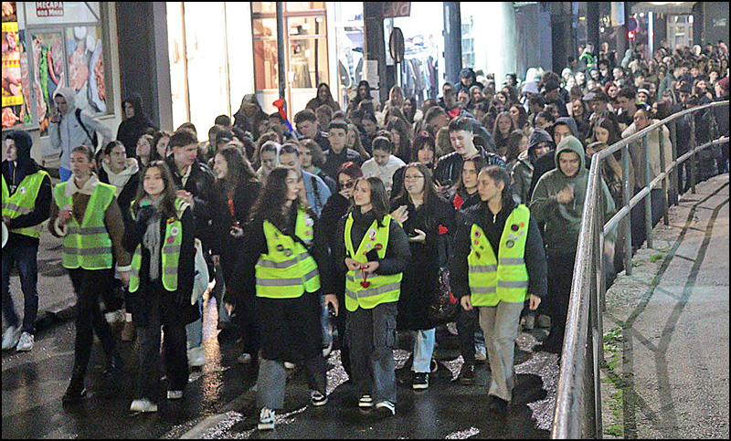 Učenici Užičke gimnazije zahtevaju da novi direktor te škole ne bude partijski kadar 2 Protest uzickih gimnazijalaca Foto Privatna arhiva