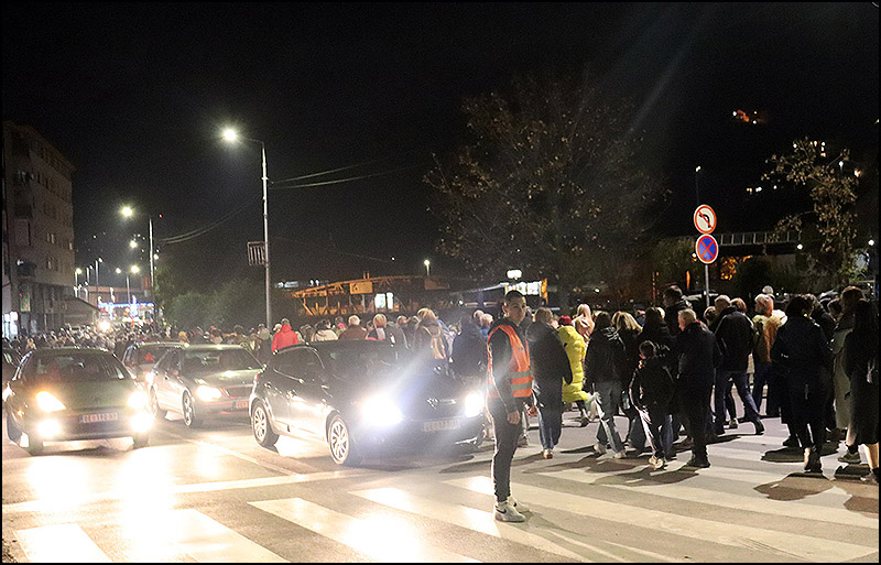 Užičani podržali Dijanu Hrku i tražili vanredne izbore 5 Protestna setnja
