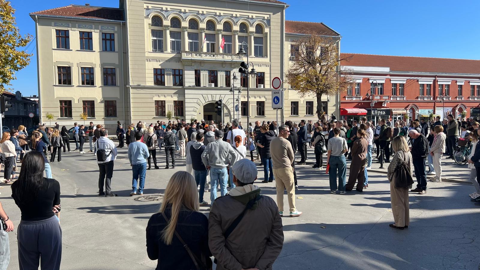 Čačani odali počast ubijenima u Novom Sadu 8 cacak
