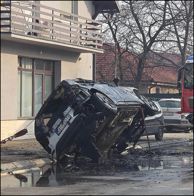 izgoreo auto
