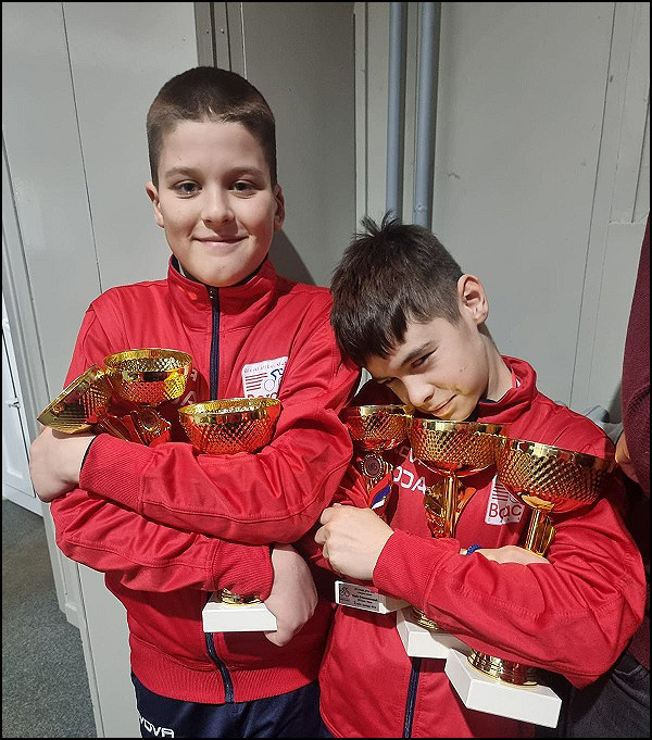 Djordje Stanisavljevic i David Dragovic U13 sa trofejima za Kup Srbije za 2025