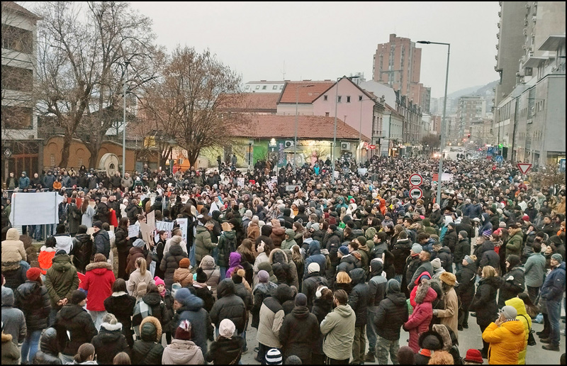 Užički zbor nastavlja rad bez odbornika opozicije 3 Protest u Uzicu Foto Nenad Kovacevic