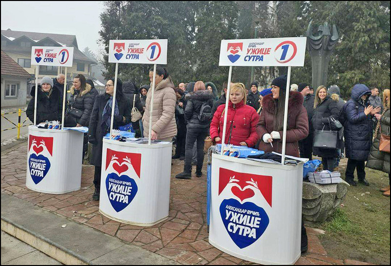Naprednjaci poručili - Ministri donose bolji život i investicije u Užice 2 Stand SNS u Sevojnu Foto SNS Uzice Fejsbuk 1