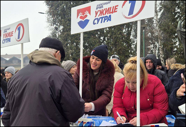 Naprednjaci poručili - Ministri donose bolji život i investicije u Užice 1 Stand SNS u Sevojnu Foto SNS Uzice Fejsbuk 2
