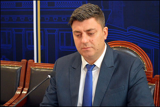 Naprednjak Dragoljub Stojadinović napušta mesto predsednika užičke skupštine 1 Dragoljub Stojadinovic Foto Nenad Kovacevic