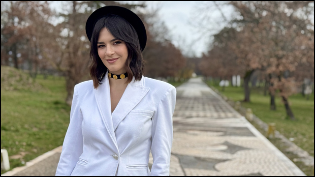 Mia 2