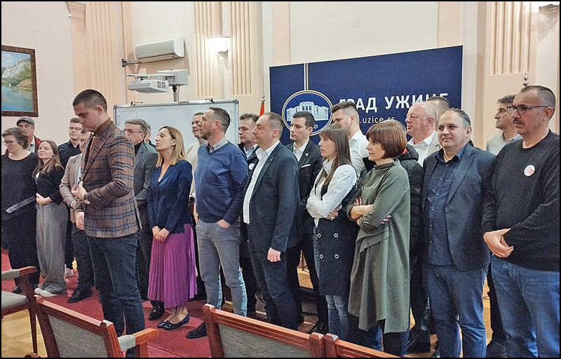 Većina opozicije u užičkoj skupštni podržala listu Ujedinjeni za Sevojno 3 Odbornici opozicije Foto Nenad Kovacevic