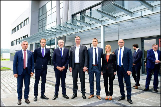 Šta nam je obećano, a šta smo dobili 8 Svecano otvaranje Vorwerk fabrike Predsednik Aleksandar Vucic sa celnicima Vorwerk Sohn grupe