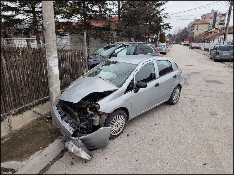 Opet udes na uglu Bosanske i Crnogorske ulice 3 Udes 1