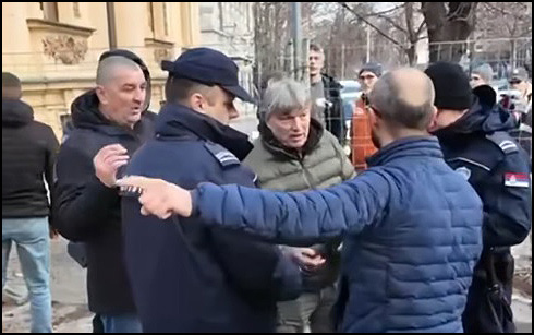 Odbornik Kreni-Promeni Aleksandar Jovanović zaustavio nelegalne građevinske radove 1 gradiliste 3