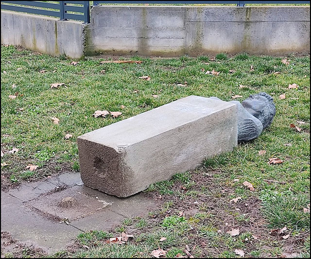 Još jedan vandalizam u gradu na Ibru 2 spomenik 2