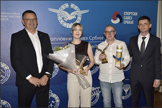 Proglašeni najbolji sportisti vazduhoplovci u 2025. godini 1 Dobitnici ZO sa rukovodstvom VSS