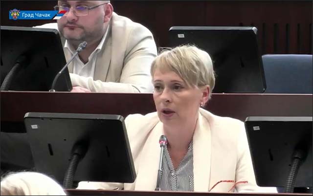 Milioni firmi u blokadi, vlast kaže - sve je po zakonu! 5 Natasa Velkovski odbornica GG Ivan V. Calovic Istina i Cast Foto Grad Cacak screenshot