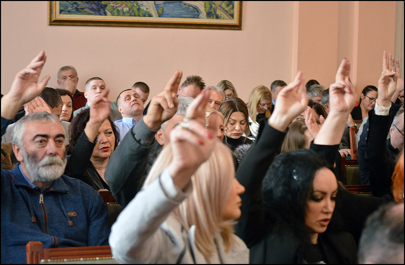 Naprednjaci treći put biraju predsednika užičke skupštine 2 Odbornici vlasti Foto Nenad Kovacevic