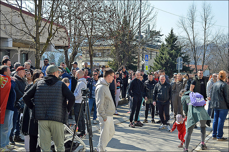 Sevojno okupljanje gradjana Foto Nenad Kovacevic 2